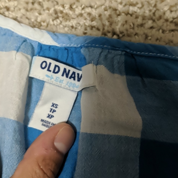 Sleeveless button-up in cornflower blue checks - Picture 2 of 3